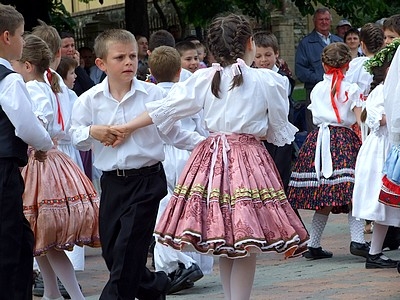 Pünkösdölő a Zsolnay Negyedben